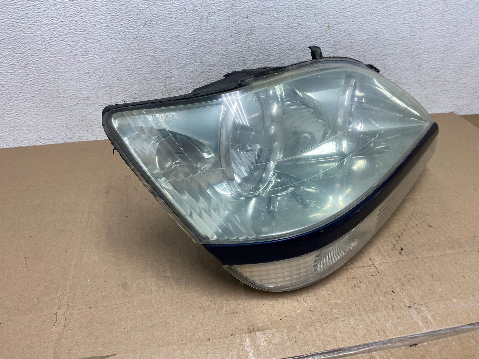 2001 2002 2003 Lexus RX300 Right Passenger Headlight Xenon HID AE6746 DW2