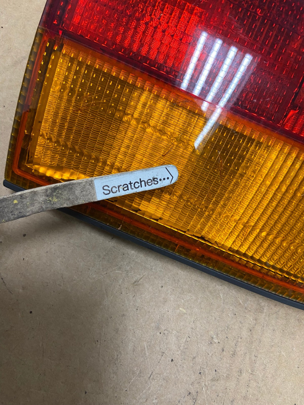 1998 1999 2000 Toyota Sienna Right Passenger Inner Tail light AE3097 LK3