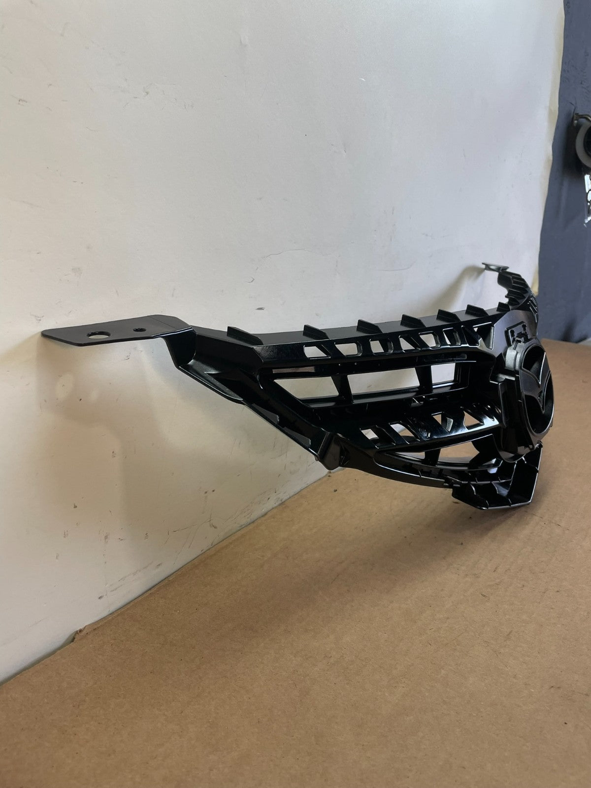 2007 2008 2009 Mazda 3 Front Upper Grill Grille Insert AF8671 DG2