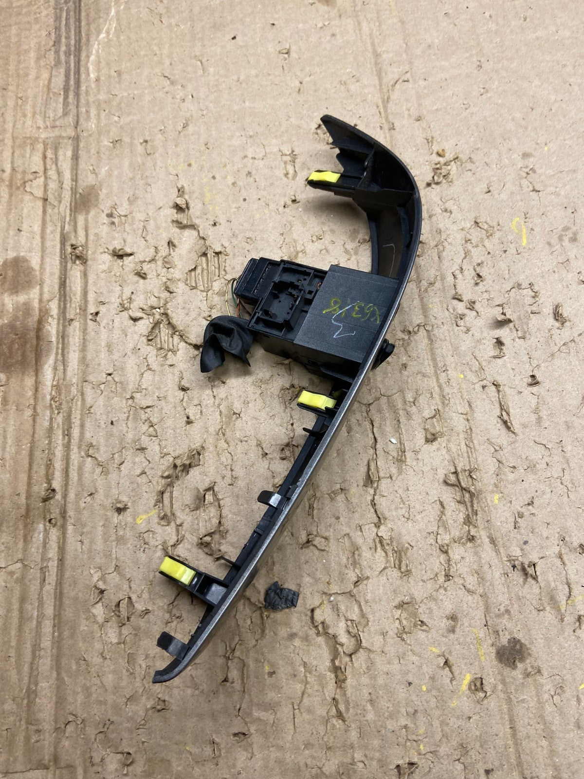 2004 to 2010 Toyota Sienna Right Side Radio Switches Bezel Trim OEM X6318 DG3