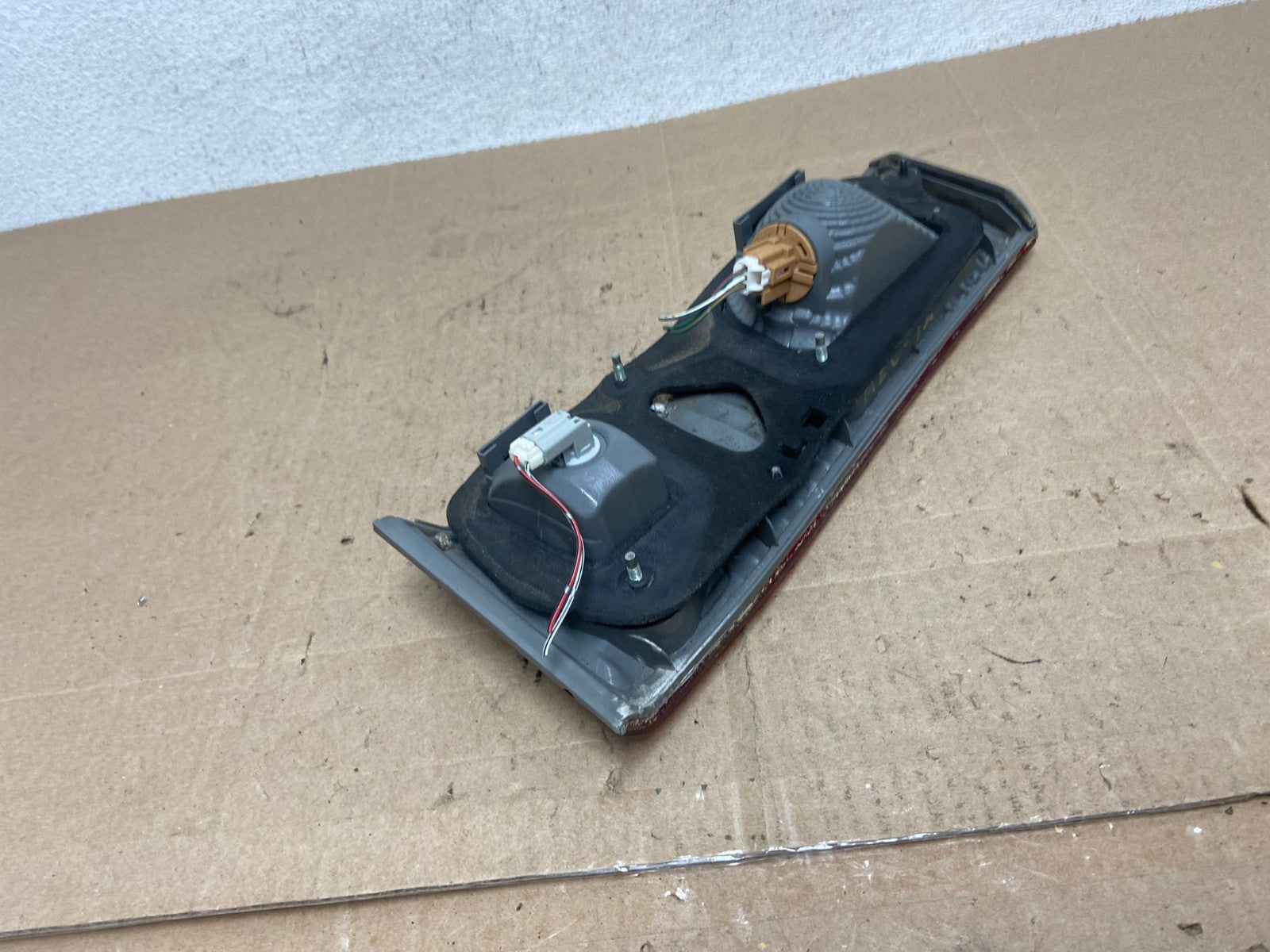 2000 to 2001 Toyota Camry Tail Light Inner Left Driver Lh Inner AE6072 LK5