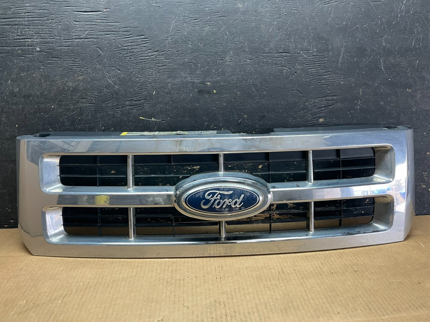 2008 to 2012 Ford Escape Front Upper Grill Grille Oem AA9111 DG0