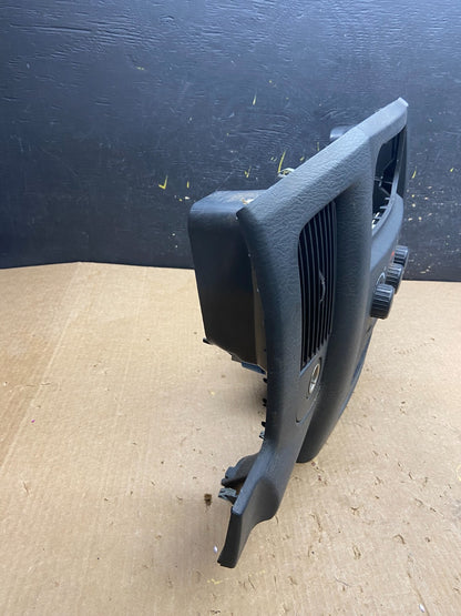2002 to 2005 Dodge Ram Radio Climate Control Dash Air Vent Bezel Trim Z4207 DG1