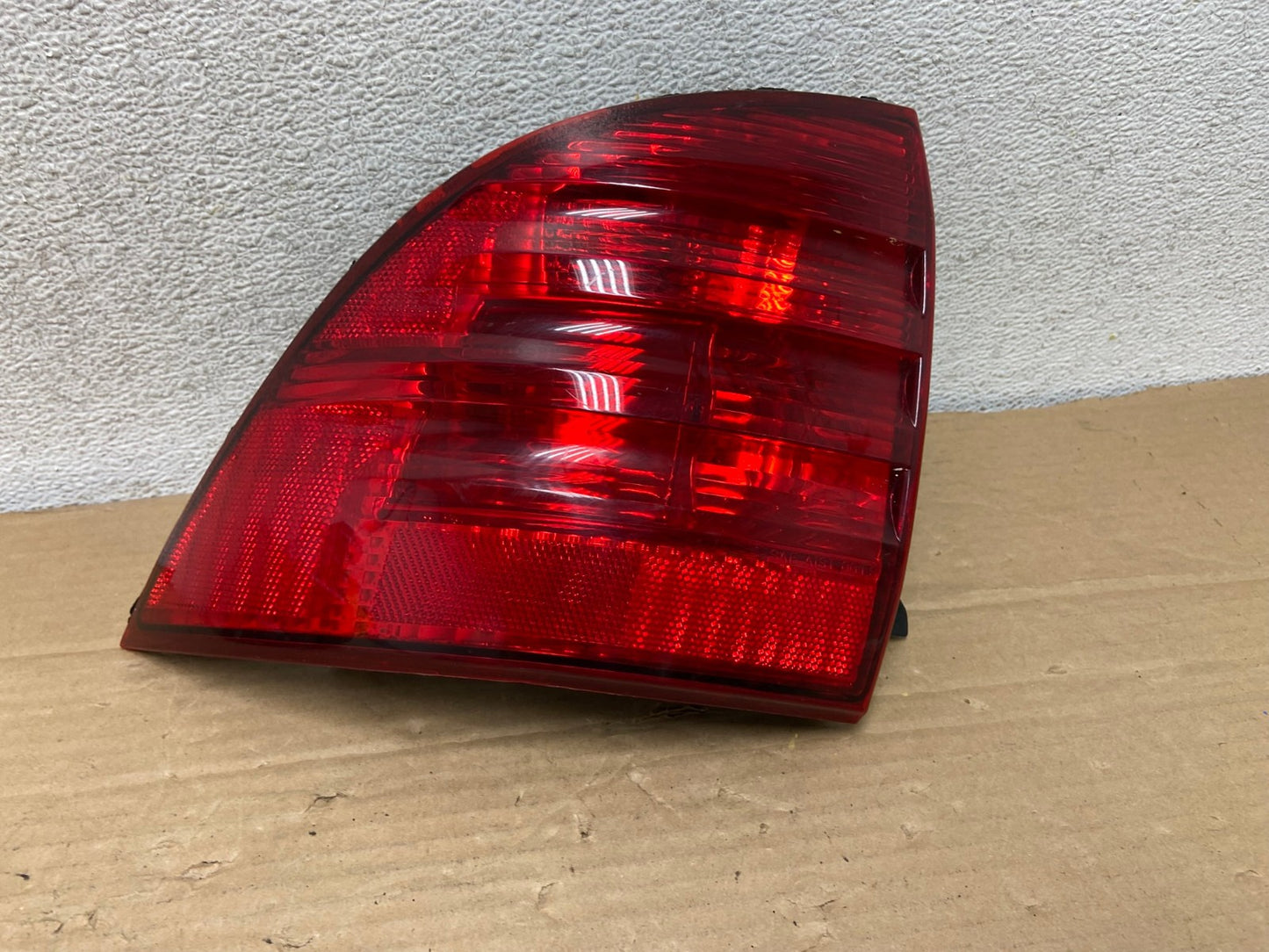 2000 2001 2002 Lincoln Ls Left Driver LH Side Tail Light AG8231 LK0