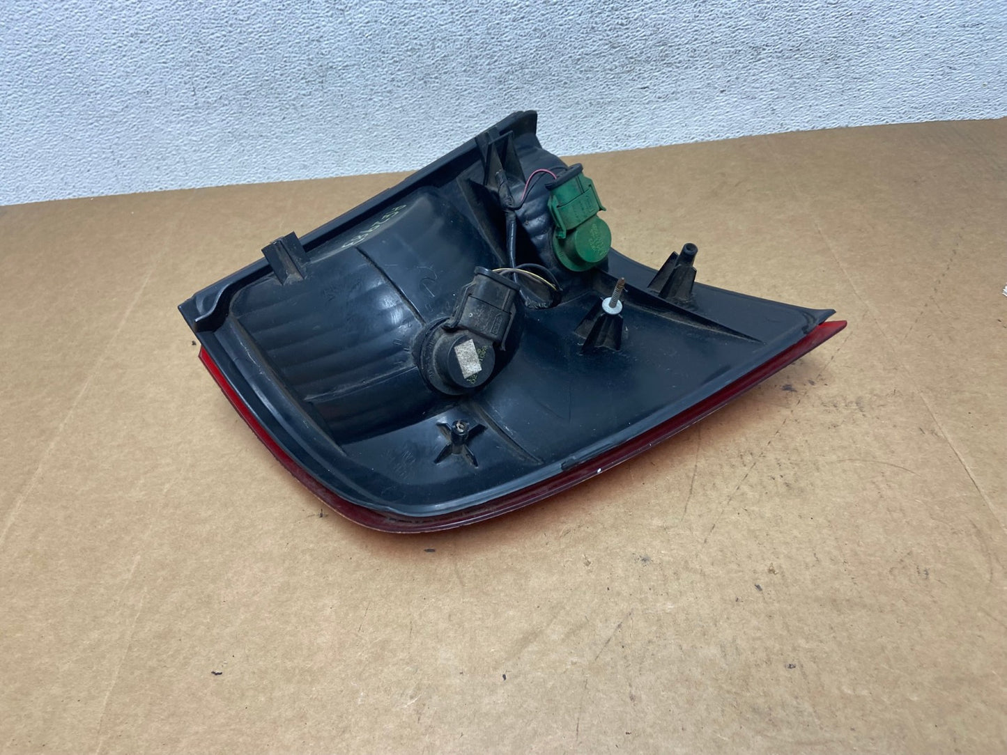 2002 to 2005 Ford Explorer Right Passenger Rh Side Tail light AE2983 LK9