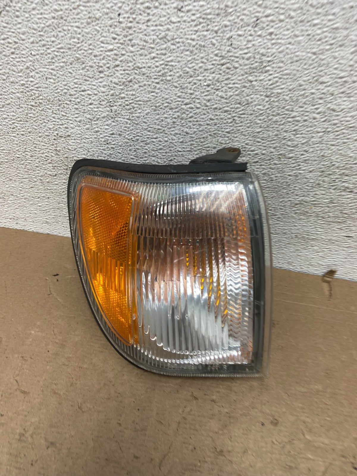 1999 to 2004 Nissan Pathfinder Passenger Corner Park Light Turn Signal AF5748 DW0