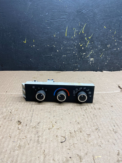 2008-2010 Chevrolet Express 1500 2500 3500 Climate Control Panel Y5452 DG0