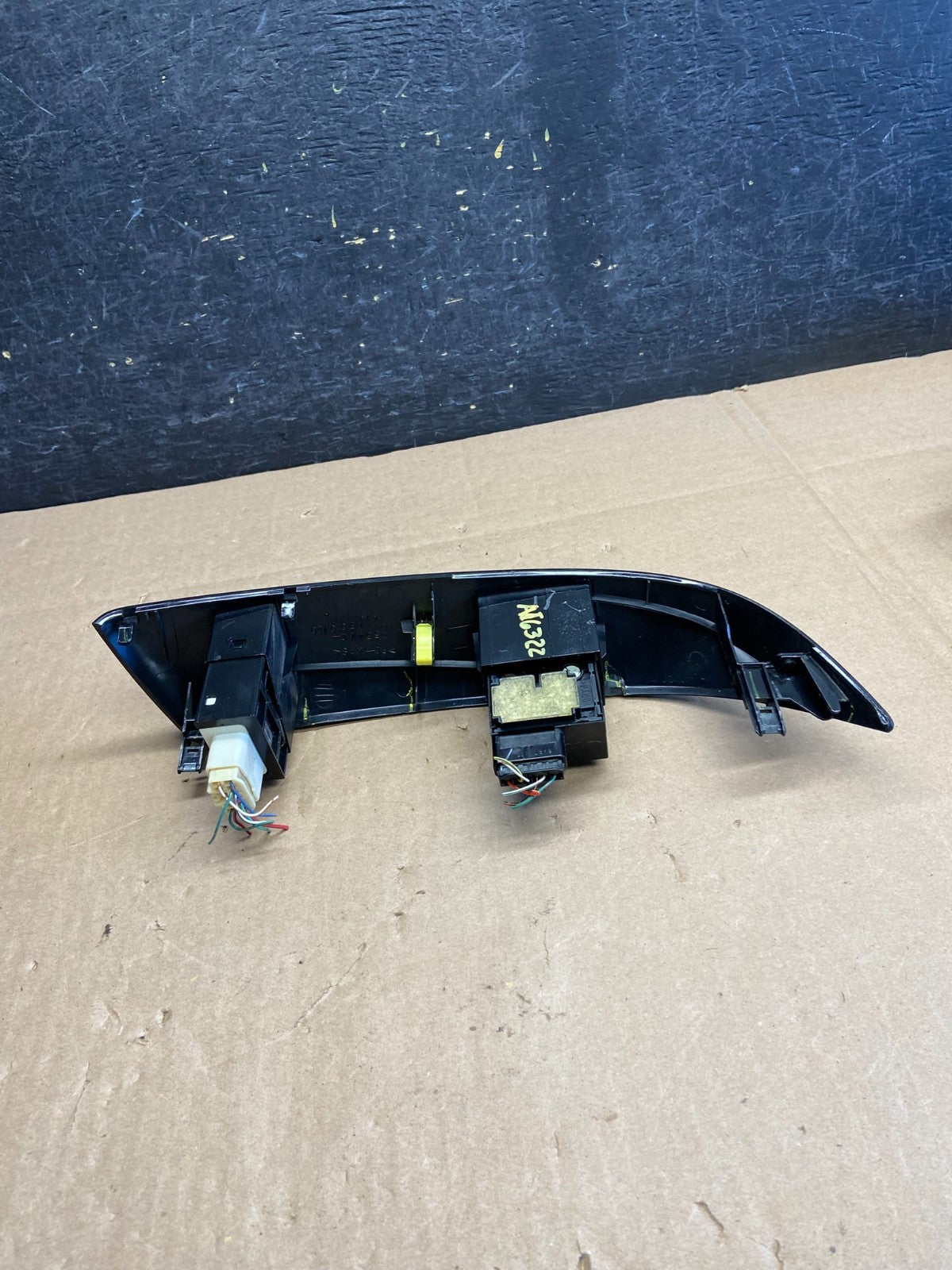 2004 to 2010 Toyota Sienna Left Side Climate Switches Bezel Trim AI6322 DW3