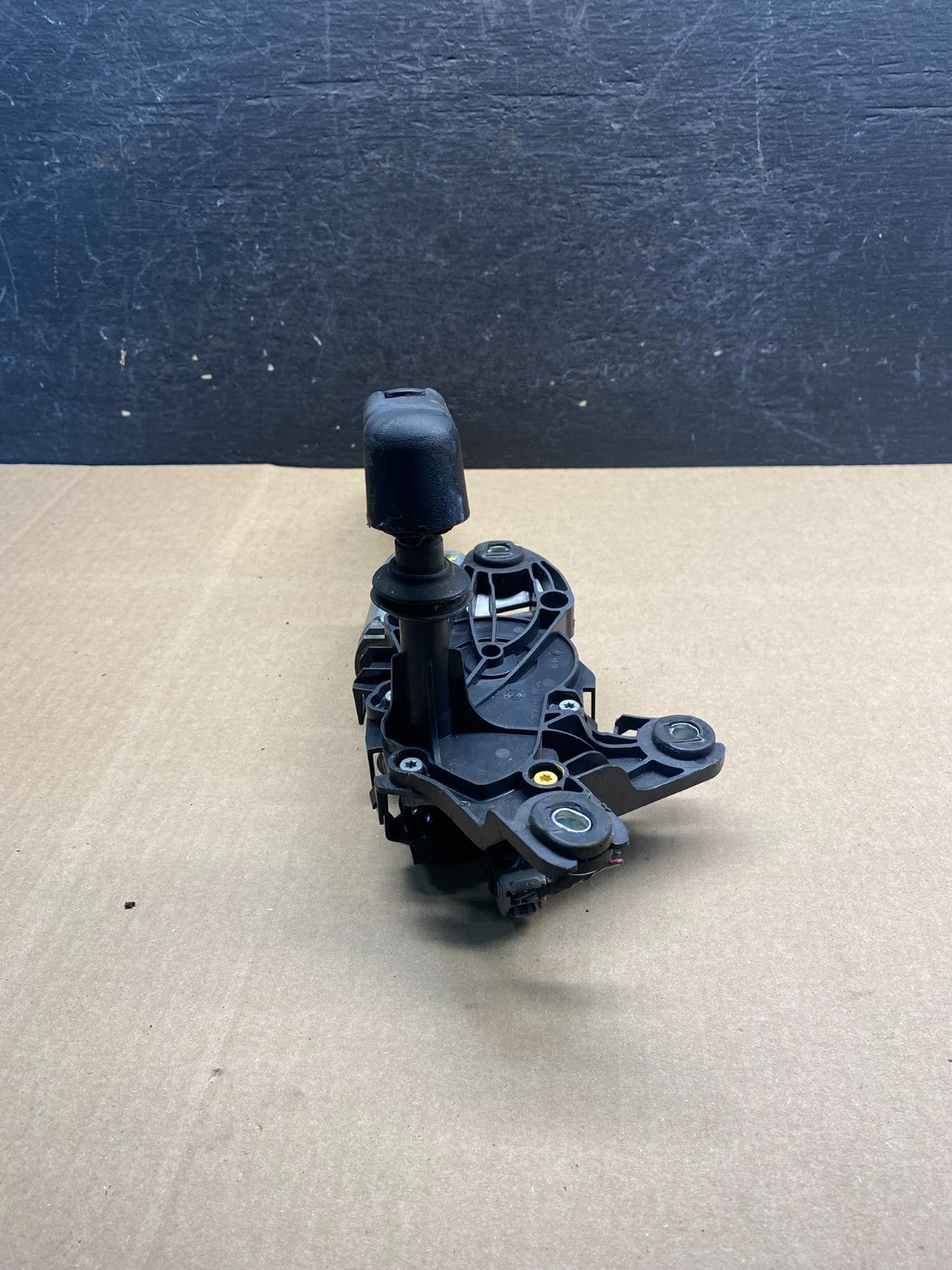 2011 to 2019 Ford Explorer Rear Windshield Wiper Motor AG9629 DG4