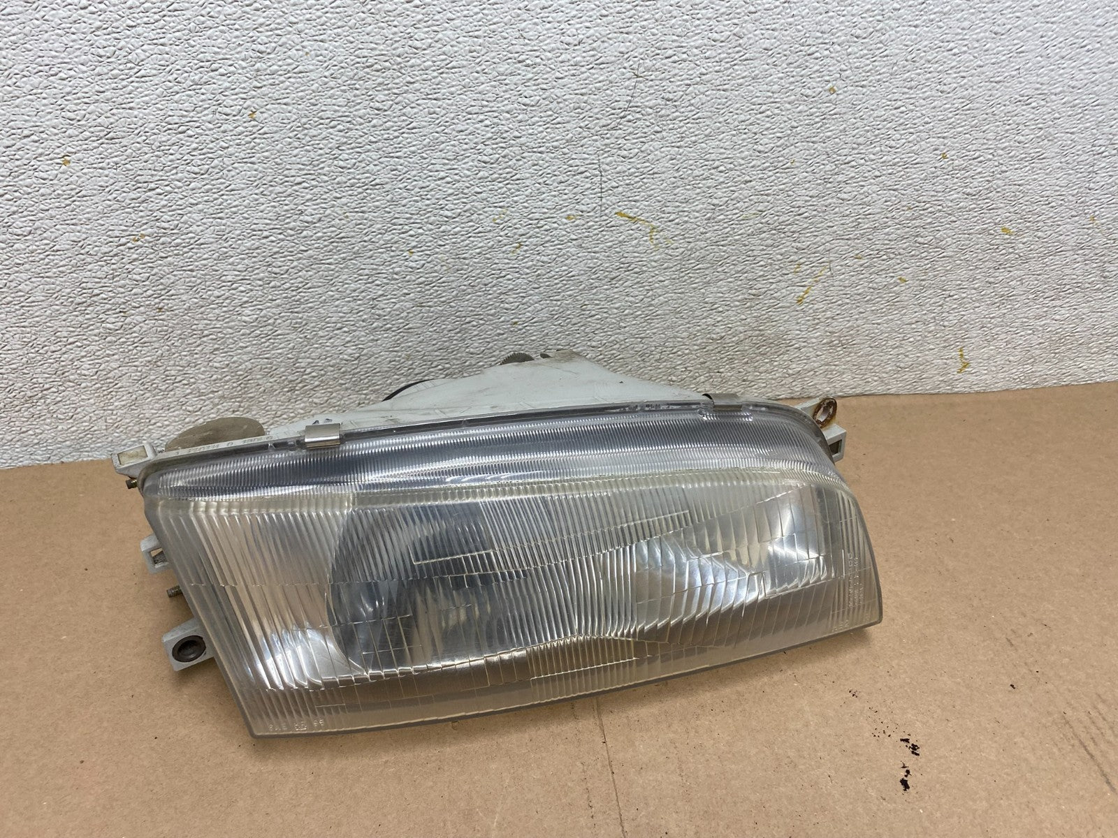 1999 to 2001 Mitsubishi Lancer Right Passenger RH Side Headlight Q3990 PS0
