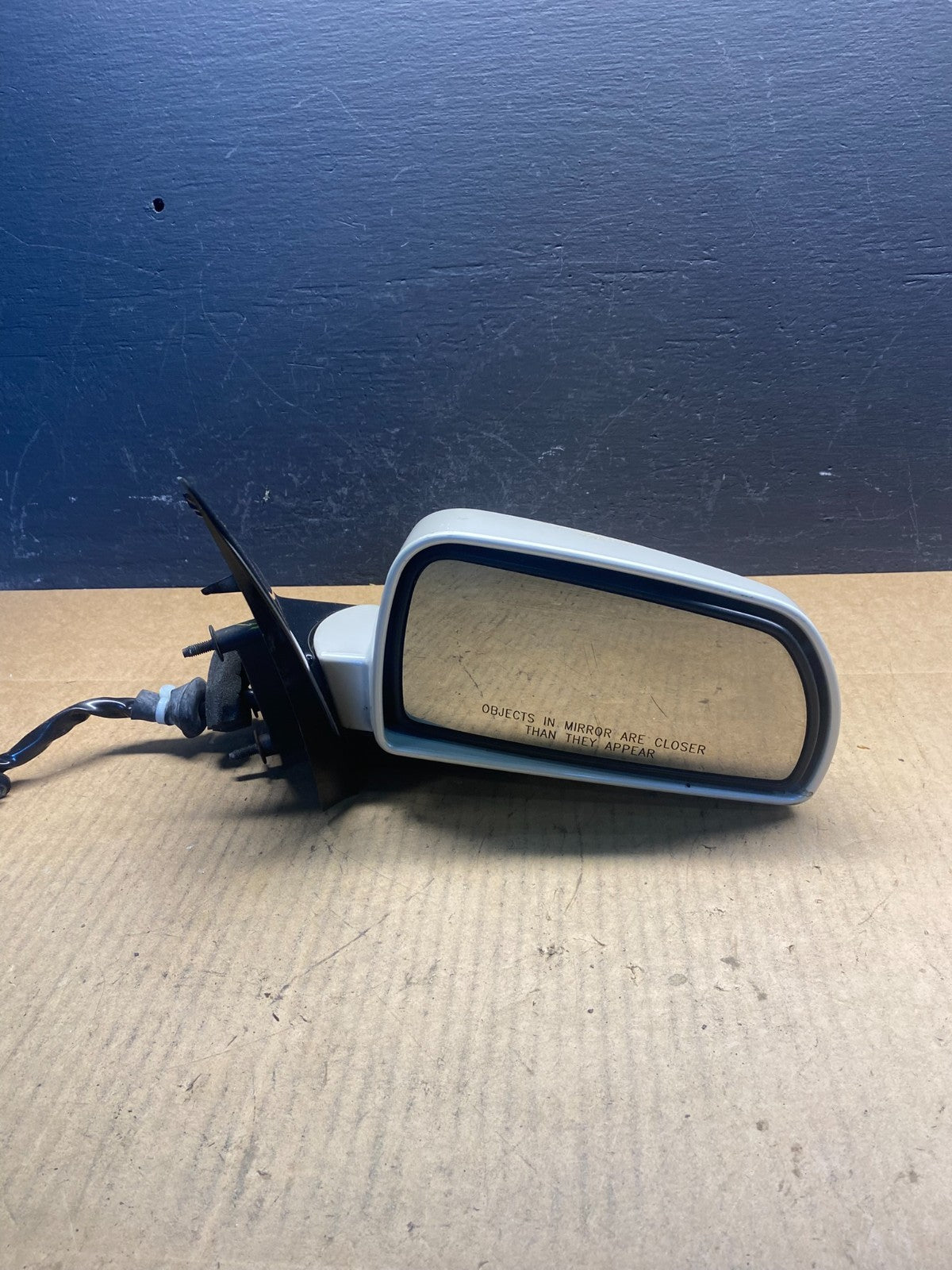 2005 to 2011 Cadillac STS Right Passenger RH View Door Mirror AC4198 DG8