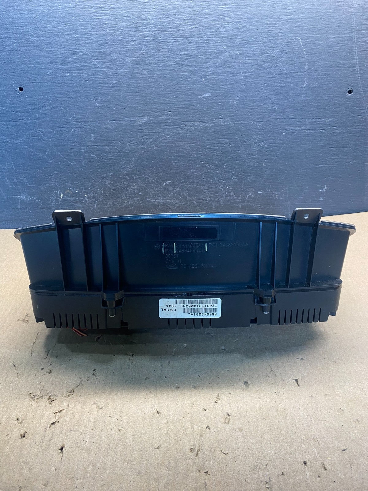 2006 Dodge Durango Speedometer Instrument Cluster Gauge AC8927 DG4