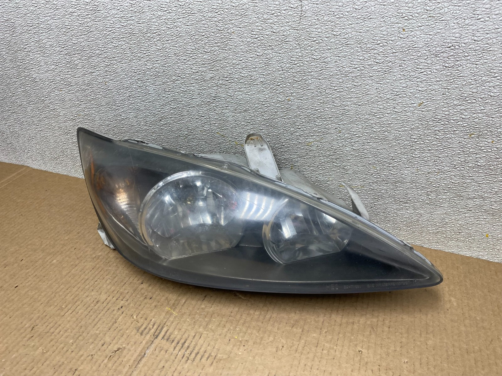2002 to 2004 Toyota Camry Halogen Headlight Right Passenger Rh W3836 DW1