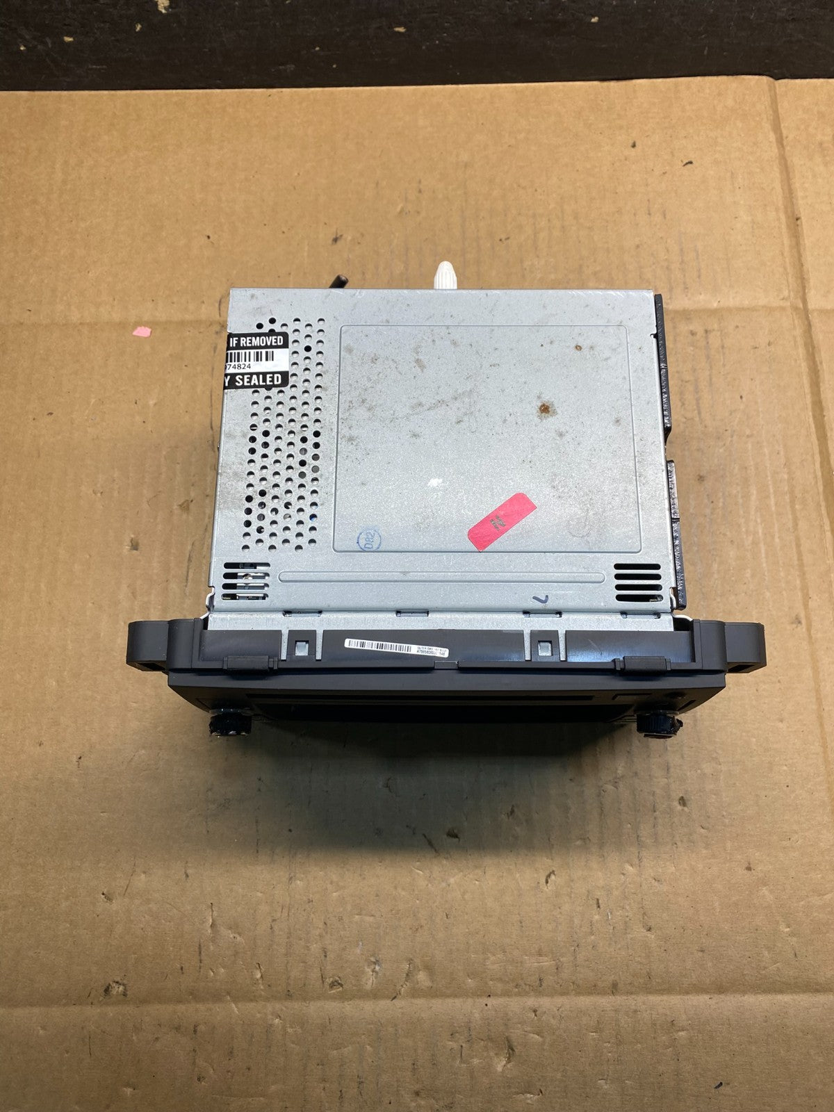 2010 to 2012 Buick Enclave Radio Stereo CD Player Screen Display ai9945 DG3