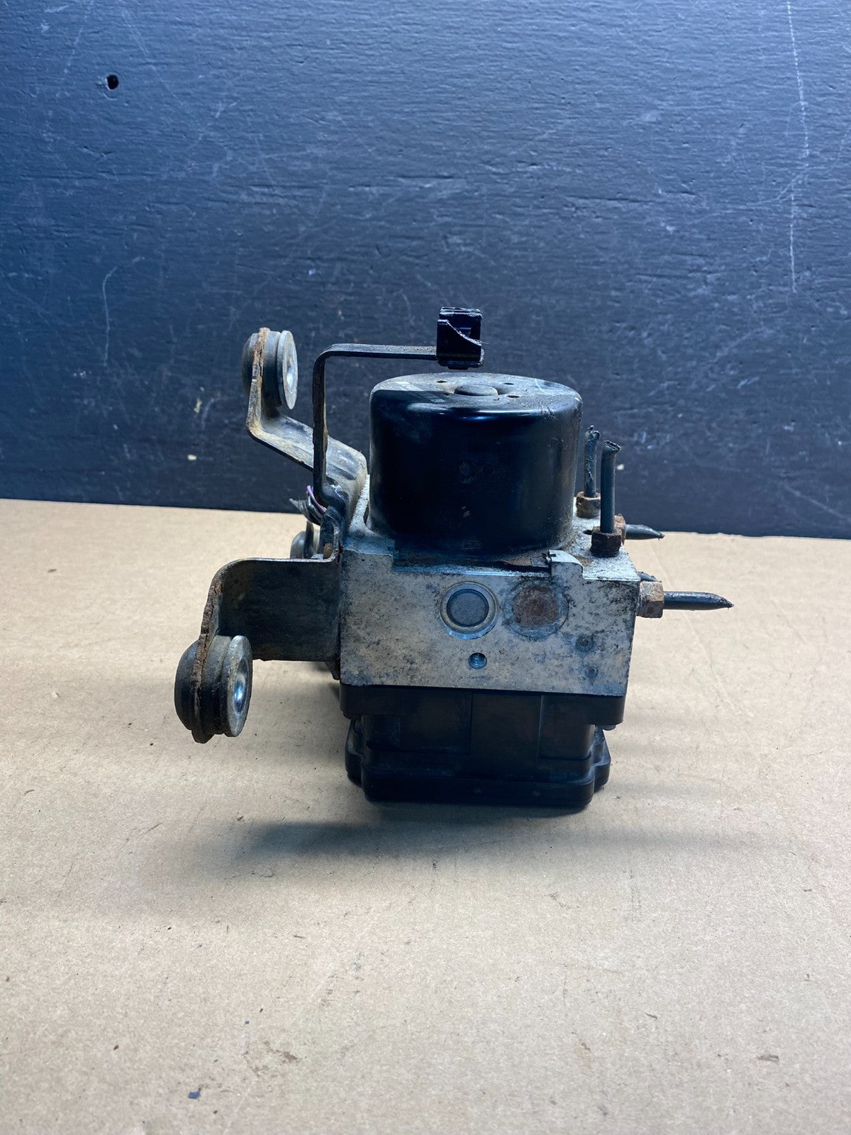 2007 Toyota Tundra ABS Brake Pump Anti Lock Module AE7385 DG2