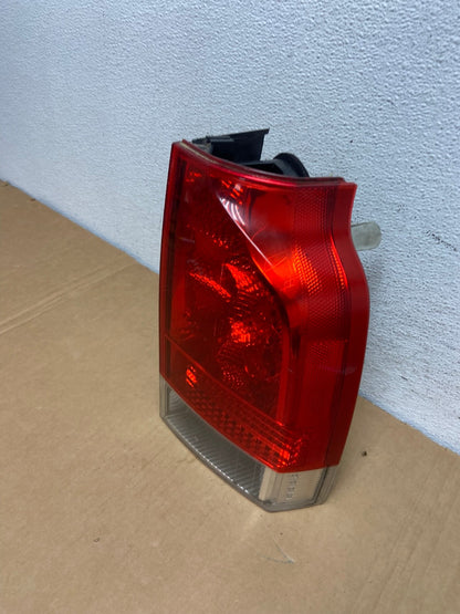 2005 to 2007 Volvo Xc70 V70 Right Passenger RH Side Tail Light AD2560 LK1