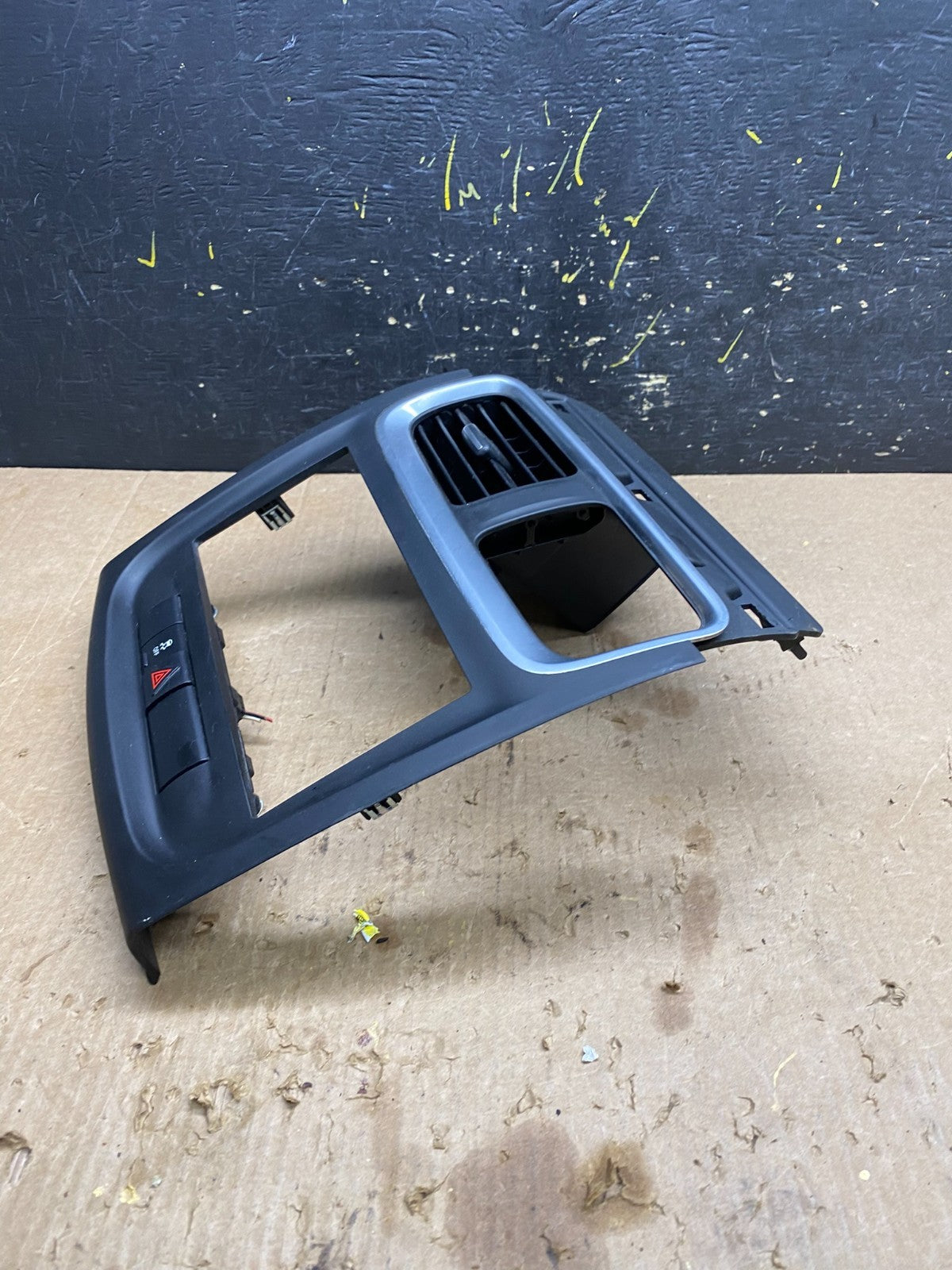 2011 - 2014 Dodge Avenger Center Dash Black Radio Trim Bezel Panel Z4499 DG2