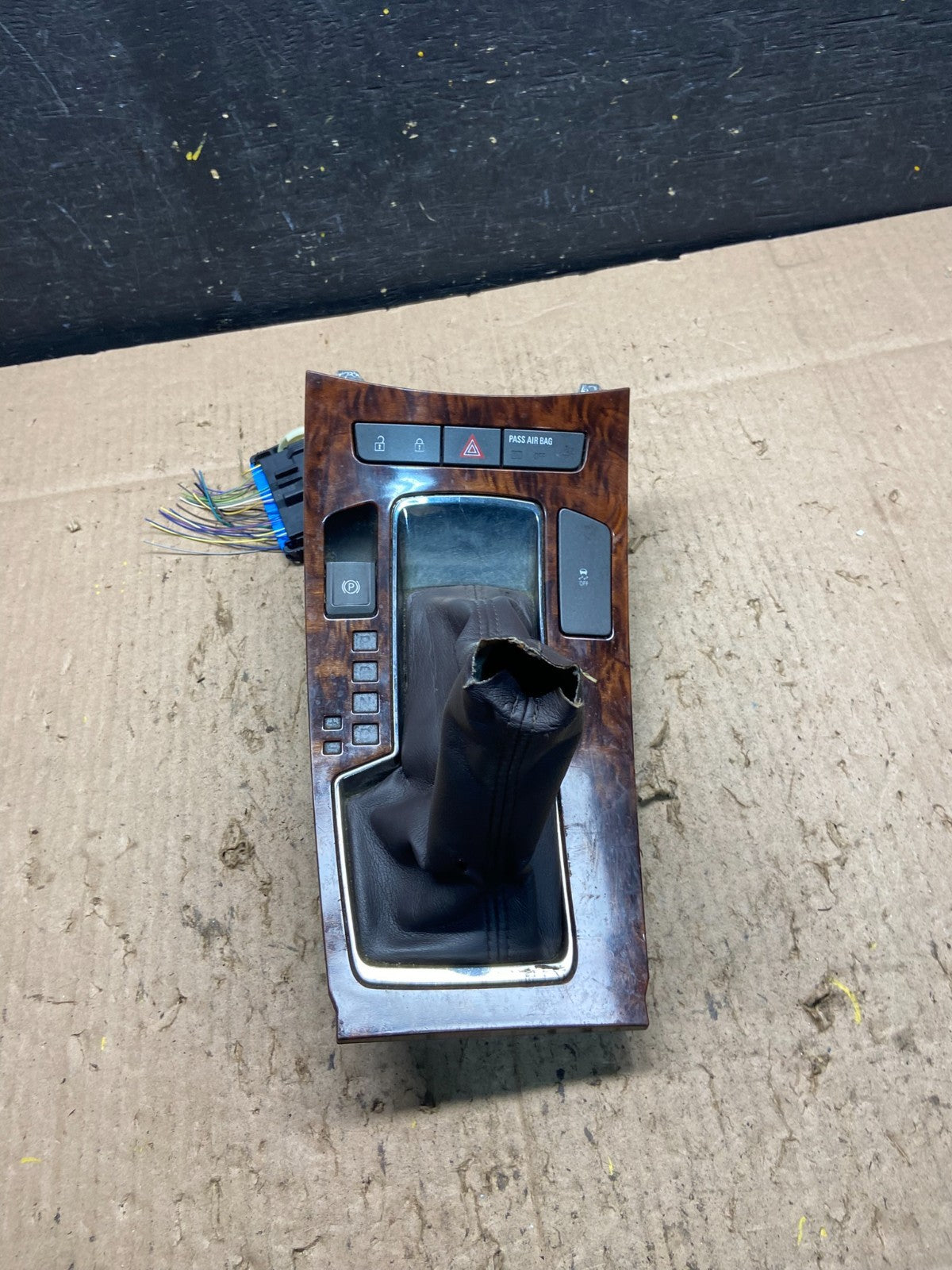 2010 to 2013 Buick Lacrosse Center Console Auto Shifter Floor Bezel Q2079 DG0