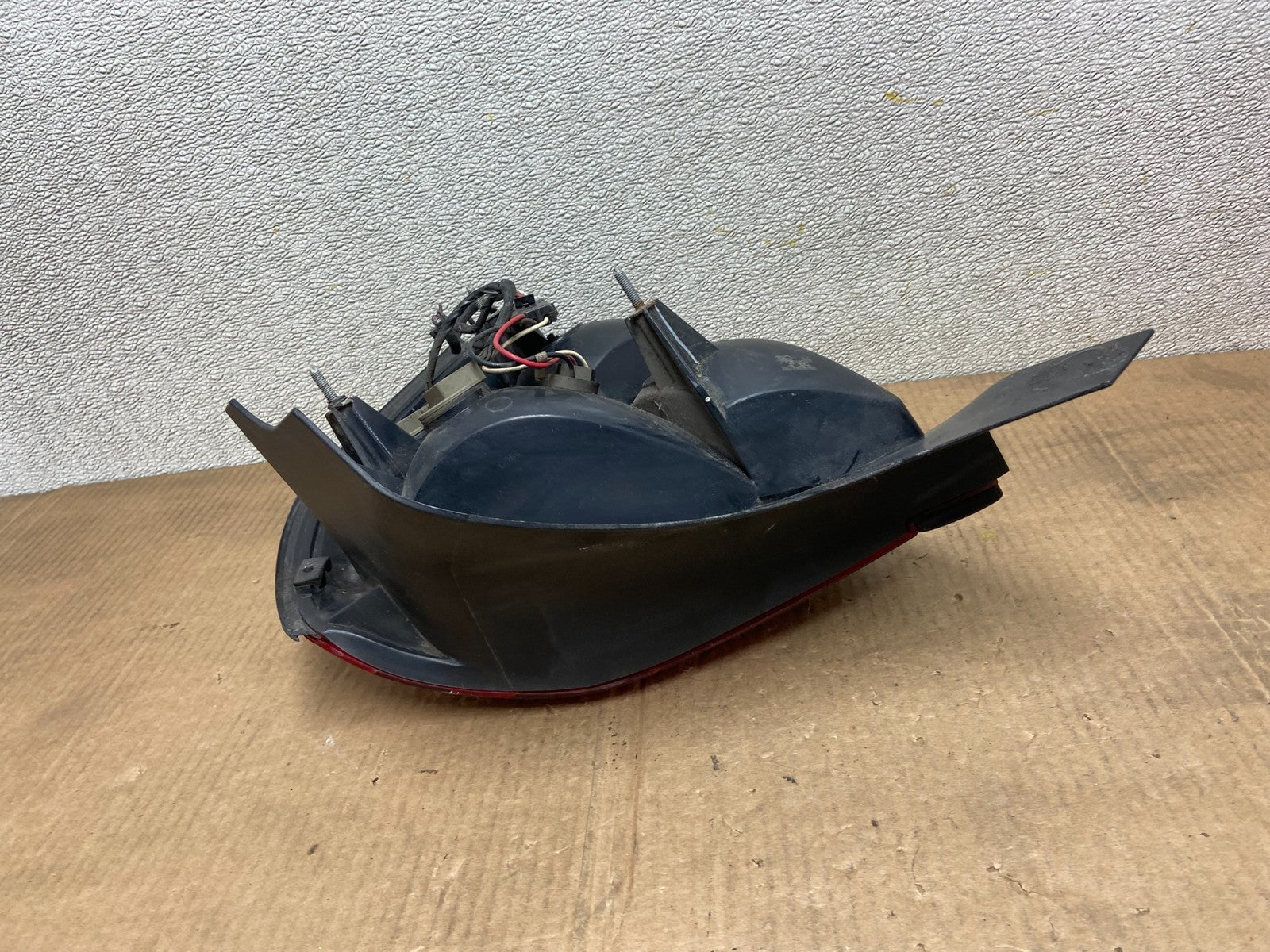 2003 - 2011 Ford Crown Victoria Left Driver Lh Side Tail Light Oem AA9651 LK7