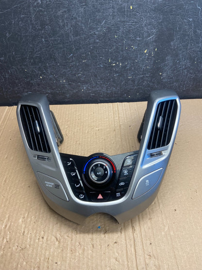 2012 - 2015 Kia Rio Veloster Climate Control Panel Trim Air Vents AF6319 DG0