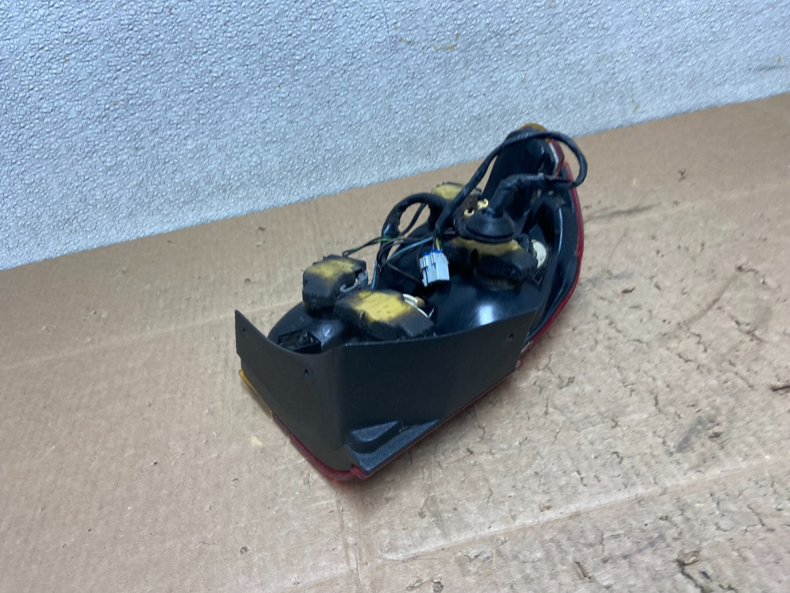 1993 - 1995 Saturn SL S-Series Right Passenger RH Side Tail Light OEM Z0914 DW3