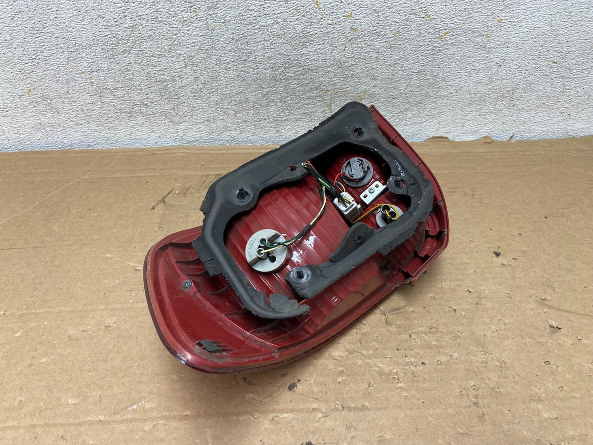 2006 to 2011 Kia Rio Sedan Left Driver LH Side Tail Light AH8482 LK3