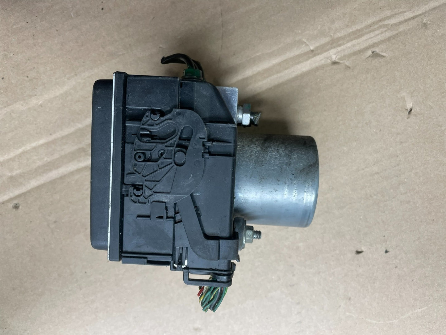 2005 - 2009 Land Rover LR3 ABS Anti Lock Brake Pump Module p7548 DG1