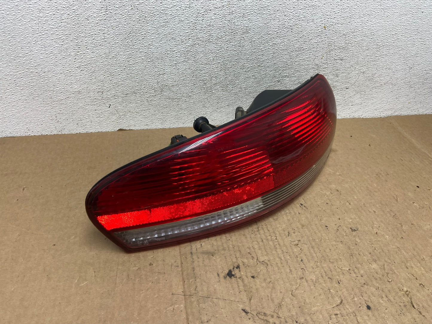 2001-2006 Chrysler Sebring Convertible Left Driver LH Tail Light AF9885 LK2
