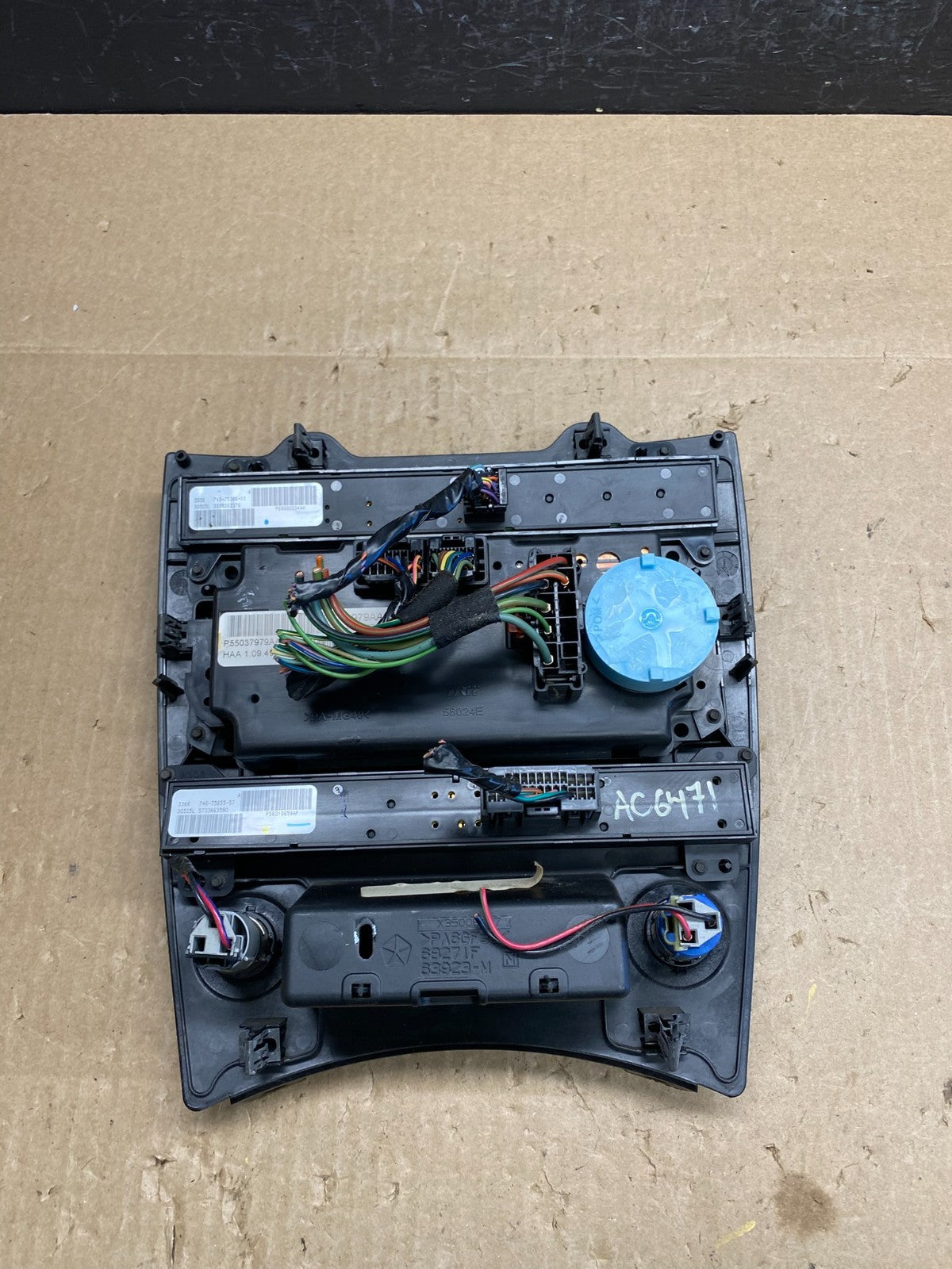 2005 to 2007 Jeep Commander Grand Cherokee A/C Climate Control Bezel AC6471 DG5