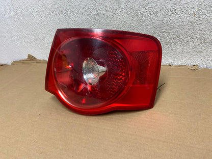 2005 2006 2007 Volkswagen Jetta Right Passenger Rh Side Tail Light AG9134 LK2