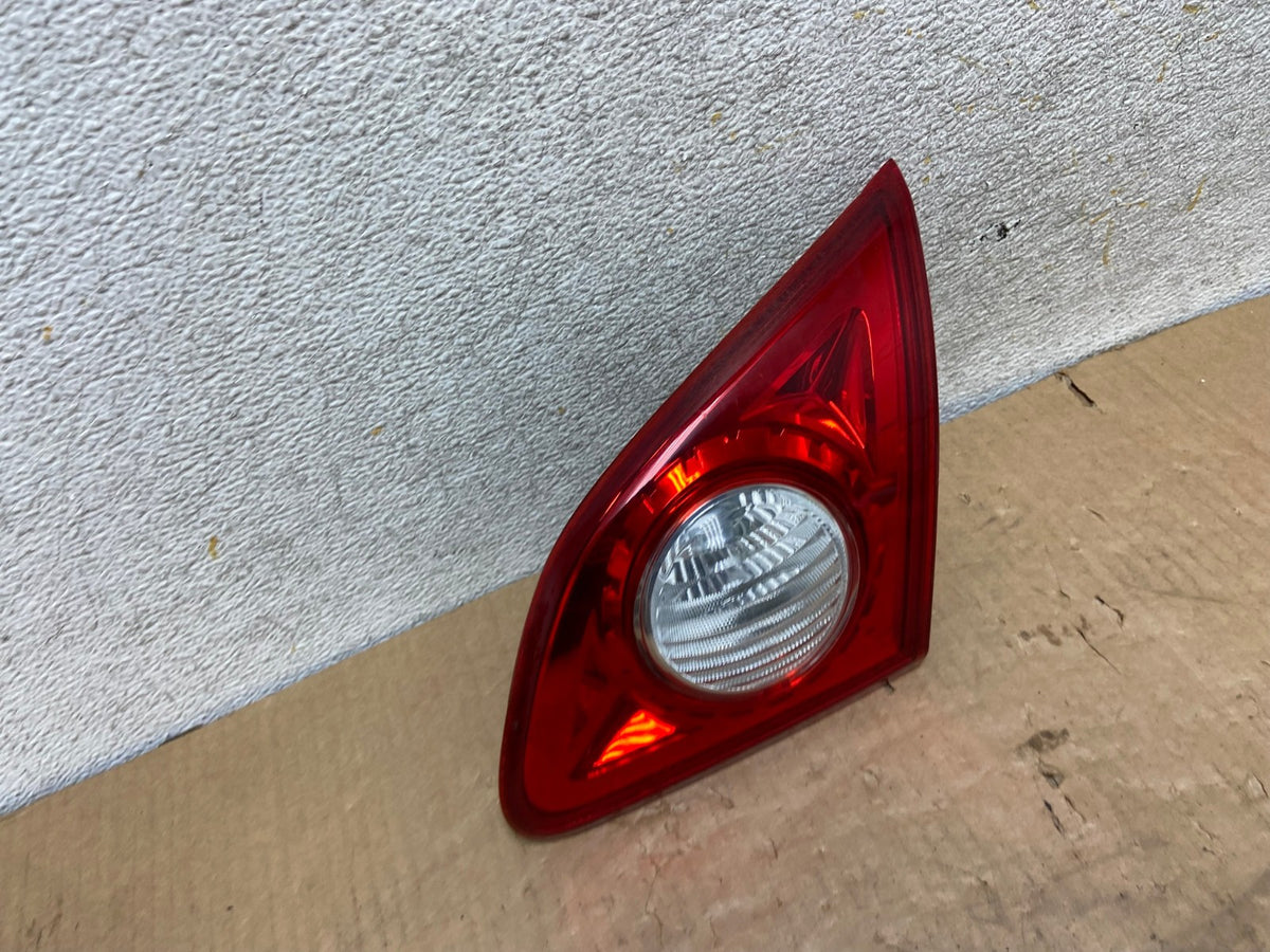 2008 - 2015 Nissan Rogue Right Passenger Side Tail Light Inner AI8140 LK2