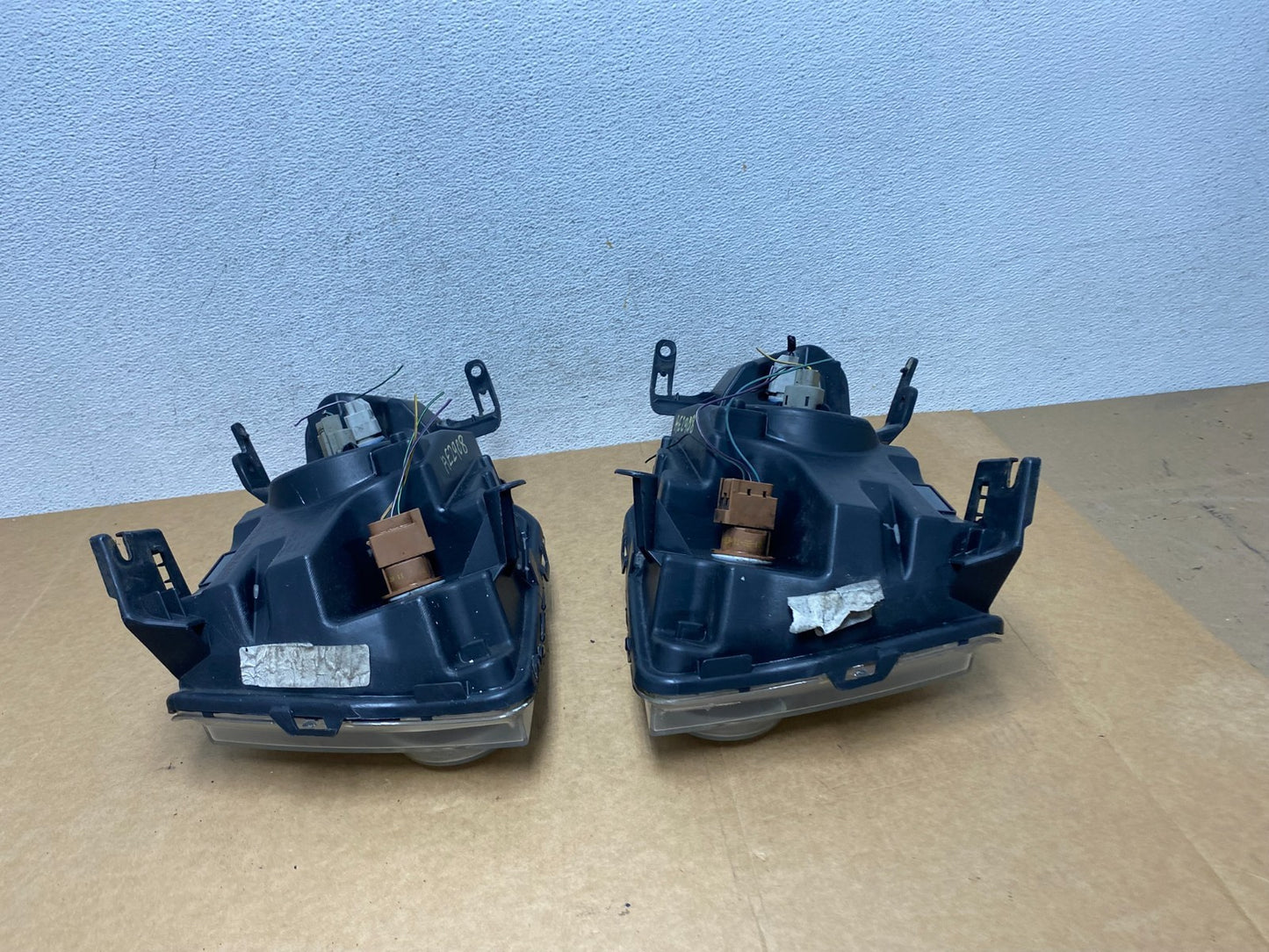 2008 to 2012 Ford Escape Headlights Left+Right Side Set Halogen AE2908 DW9