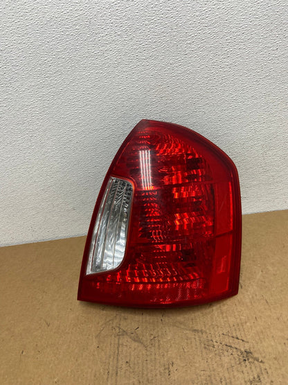 2006-2011 Hyundai Accent Sedan Right Passenger Side Rh Tail Light OEM AC2892 LK0