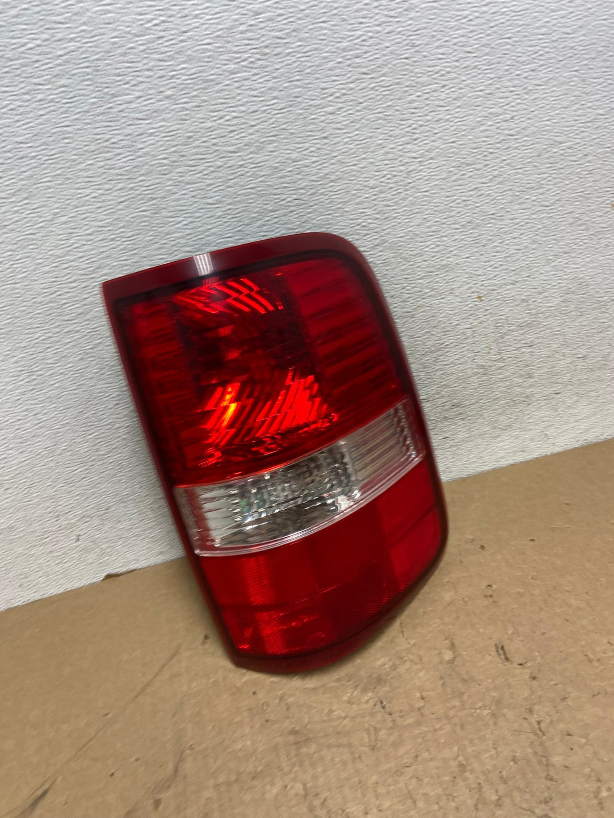 2004 to 2008 Ford F150 F-150 Right Passenger RH Side Tail Light AG1275 LK2