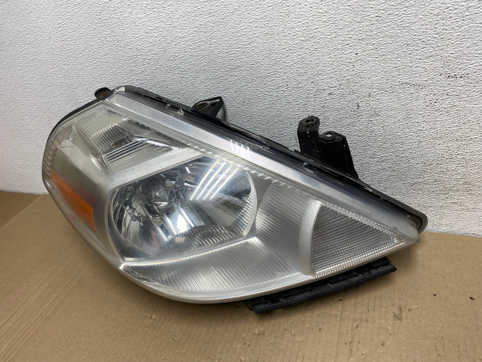 2008 to 2012 Nissan Versa Headlight Right Passenger Rh Side AE9507 LK1