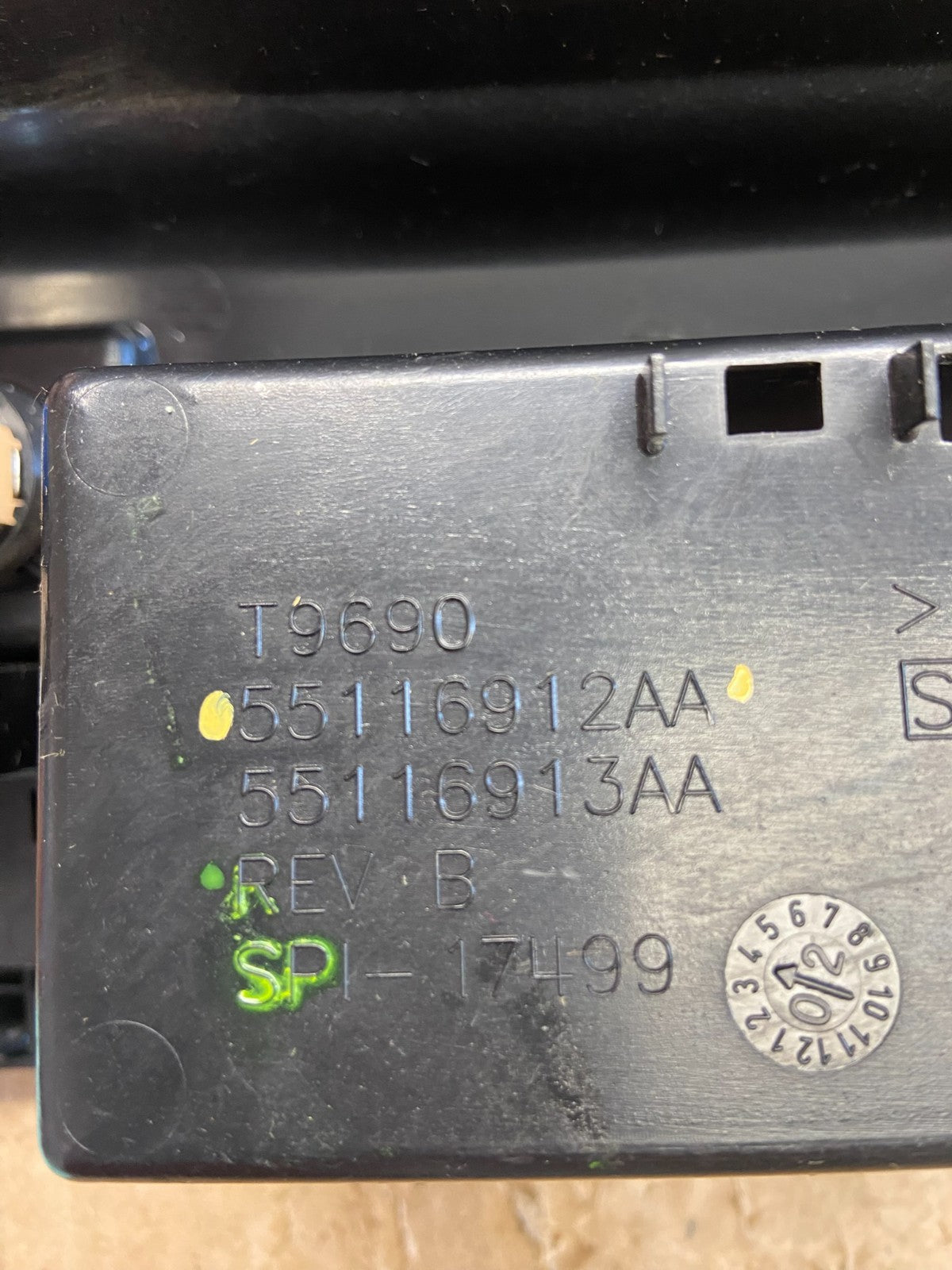 1999-2004 Jeep Grand Cherokee Dash Heated Seat Switch Trim AI2774 DG5