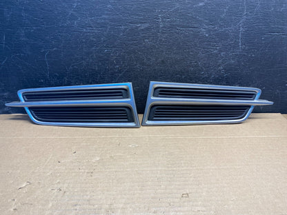 2013 to 2017 Cadillac XTS Front Left+Right Fog Light Cover Trim AE8194 DG0