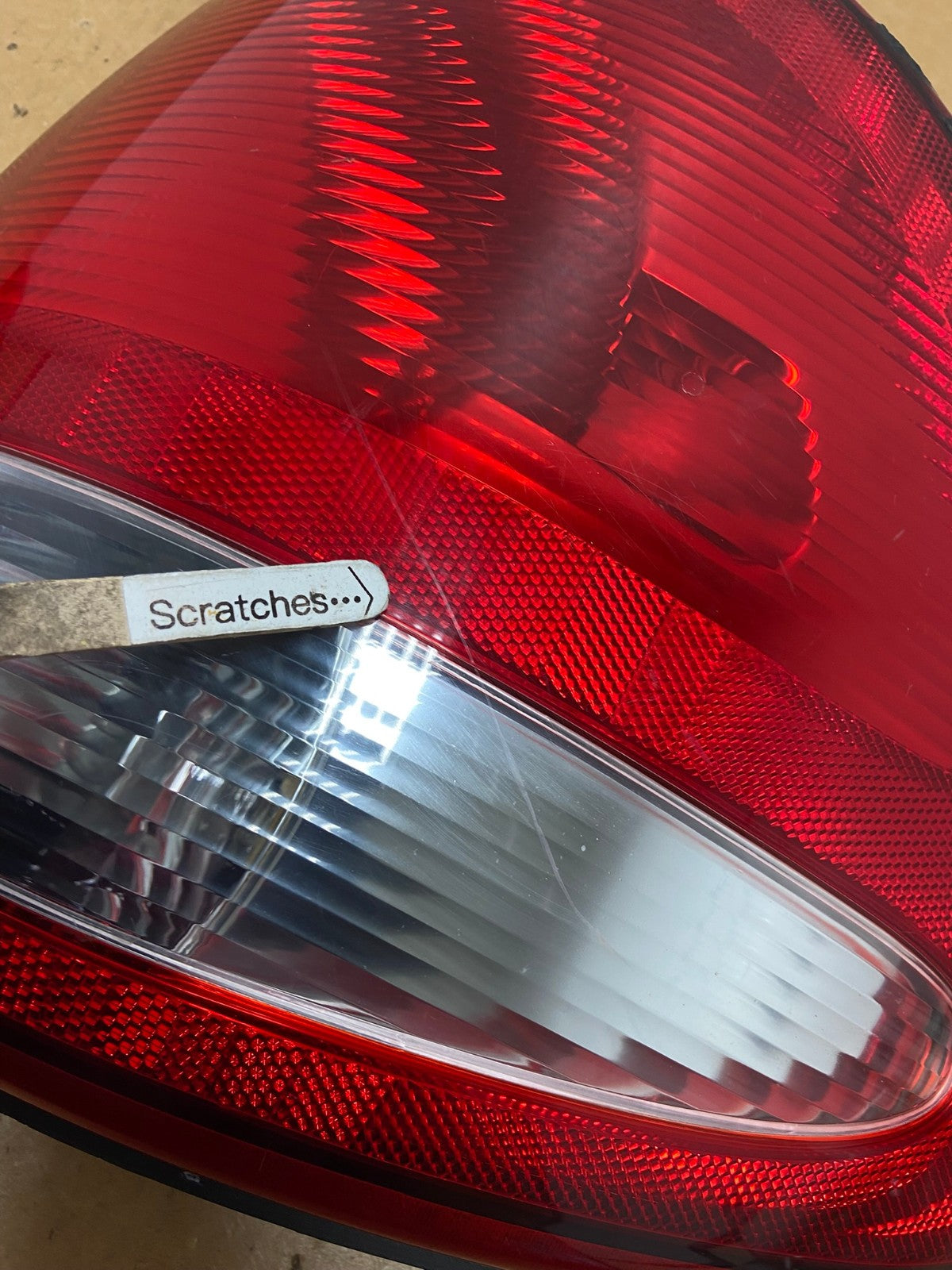 2004 to 2007 Dodge Grand Caravan Left Driver Lh Tail Light AE0523 LK3
