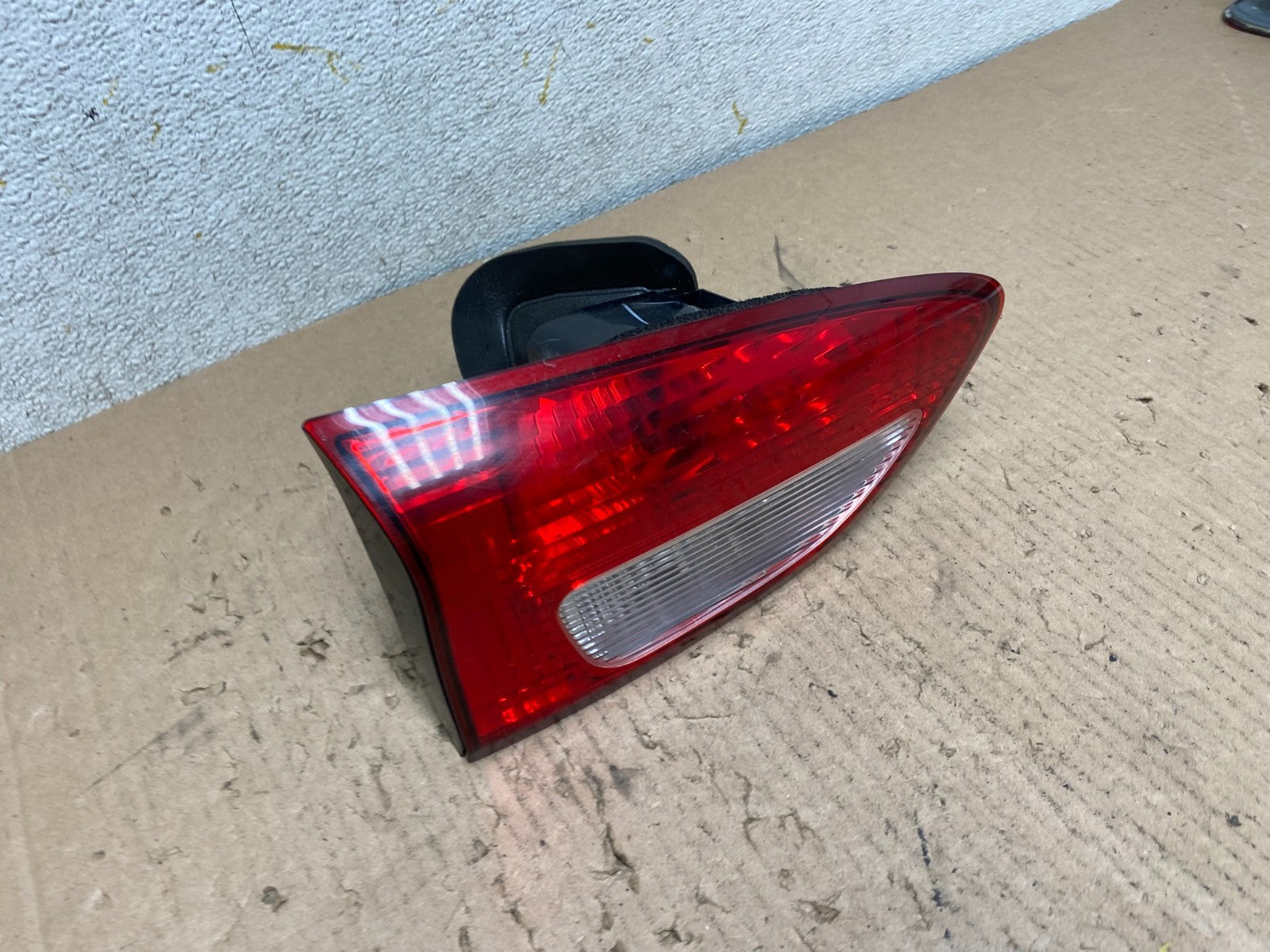 2006 2007 Subaru Tribeca B9 Left Driver Lh Side Tail Light Inner P9691 DW2