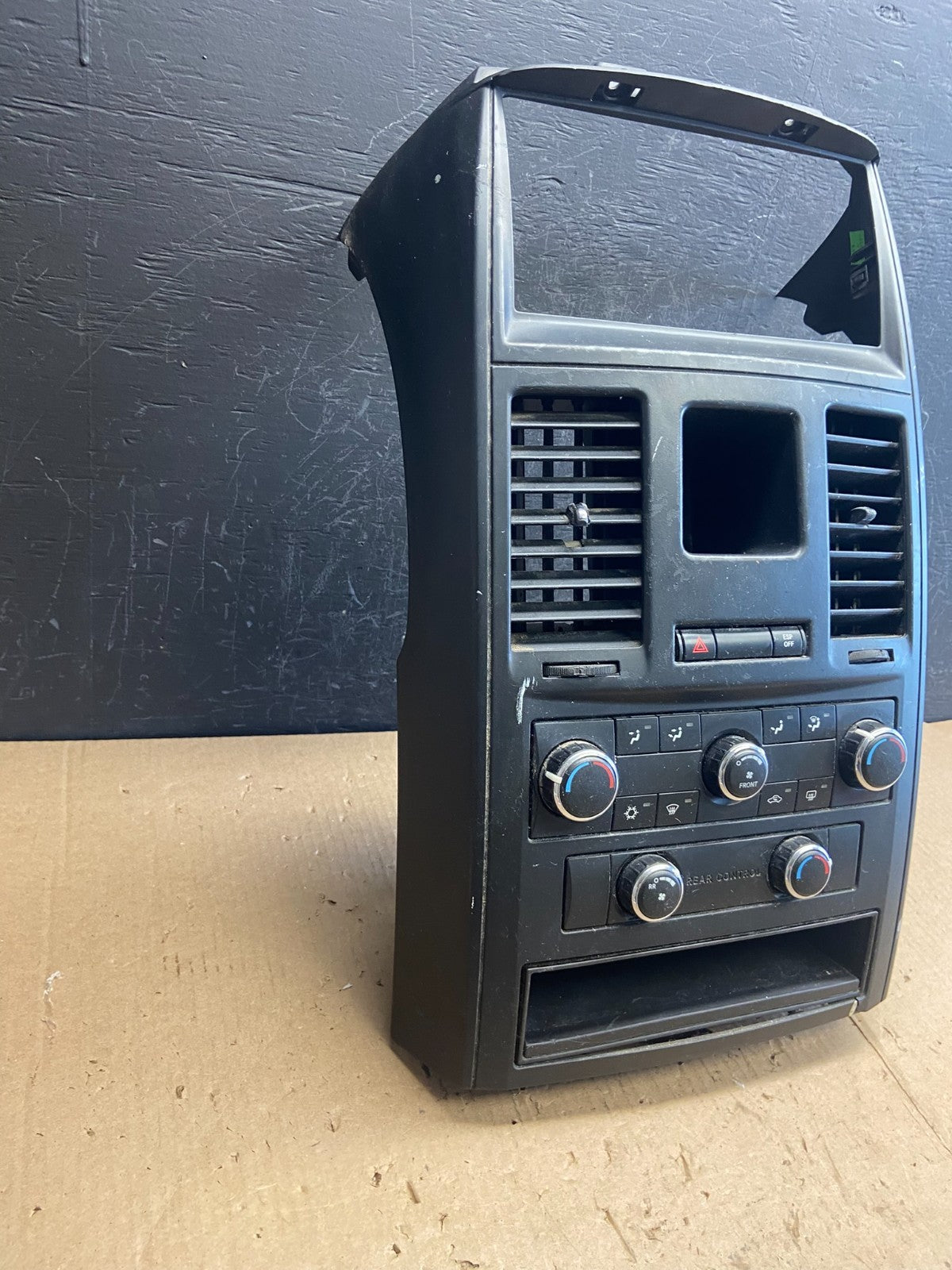 2008-2010 Chrysler Town Country Climate Control Panel Center Dash Trim AE3964 DG2