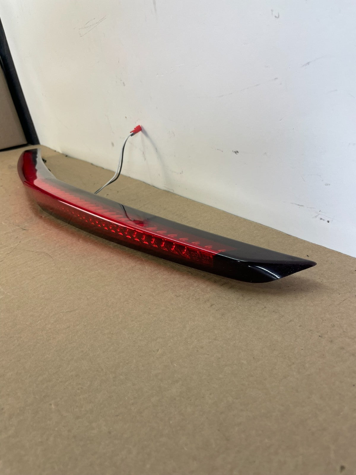 2008-2013 Cadillac Cts Sedan Trunk Lid 3rd Third Brake Tail Light AG9798 DG1