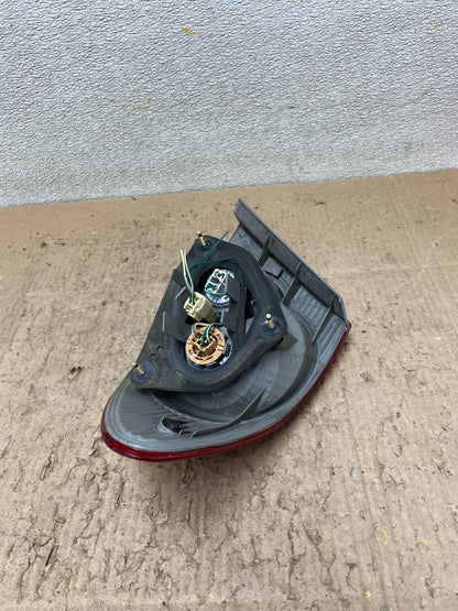 2003 to 2005 Toyota Corolla Left Driver Lh Side Tail Light Y4827 PS6