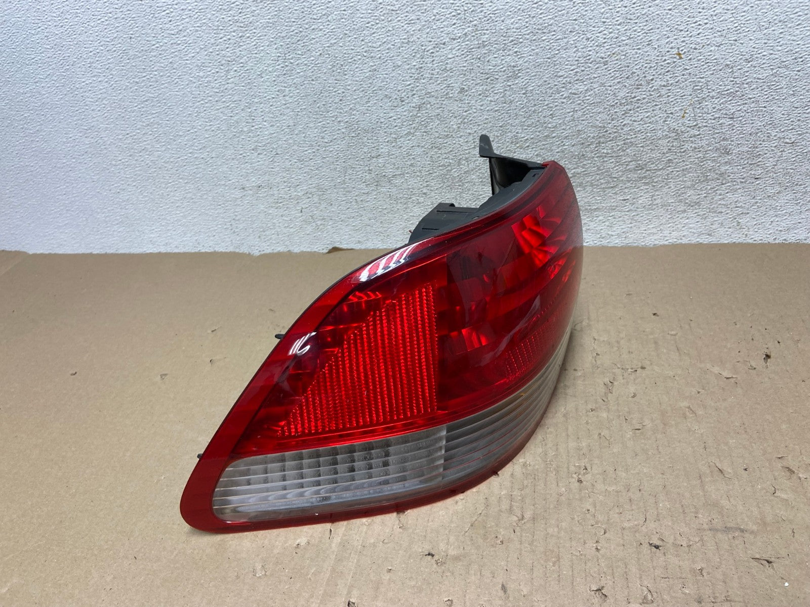 2001 to 2002 Honda Accord Sedan 4door Left Driver LH Tail Light AG6957 LK2