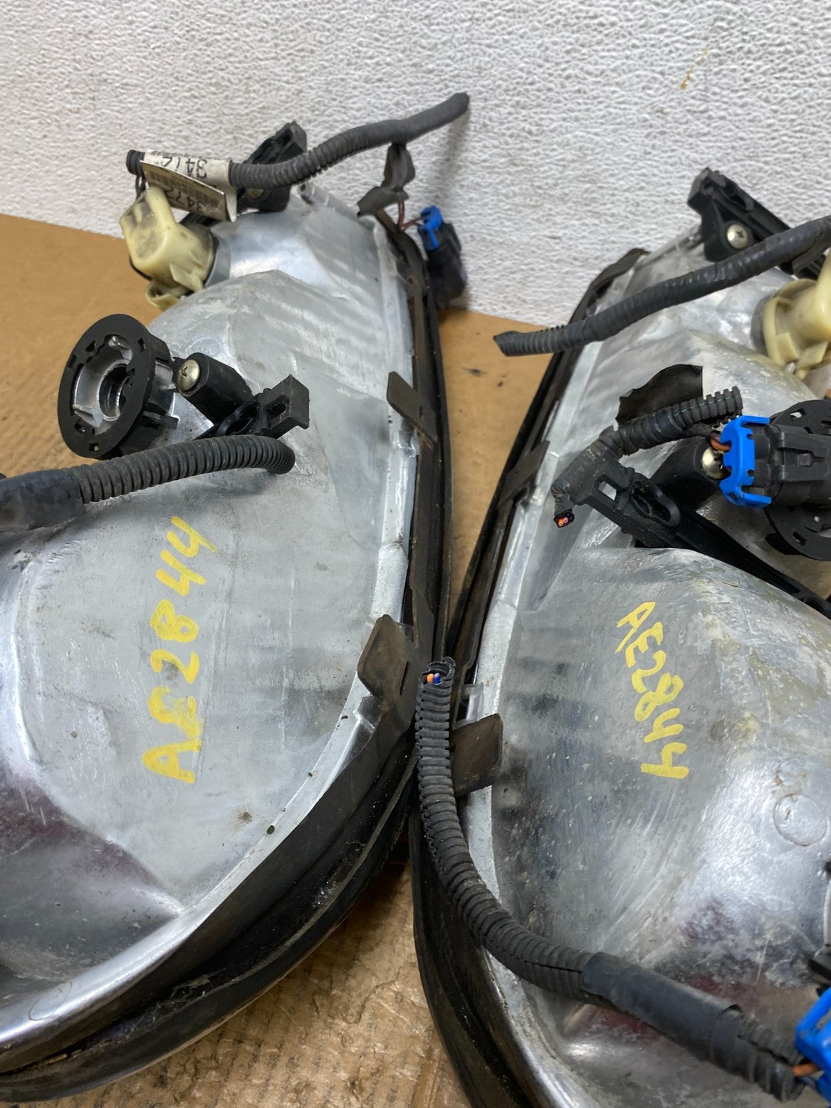 1997 to 2003 Chevrolet Malibu Left+Right Side Headlights AE2844 DW9