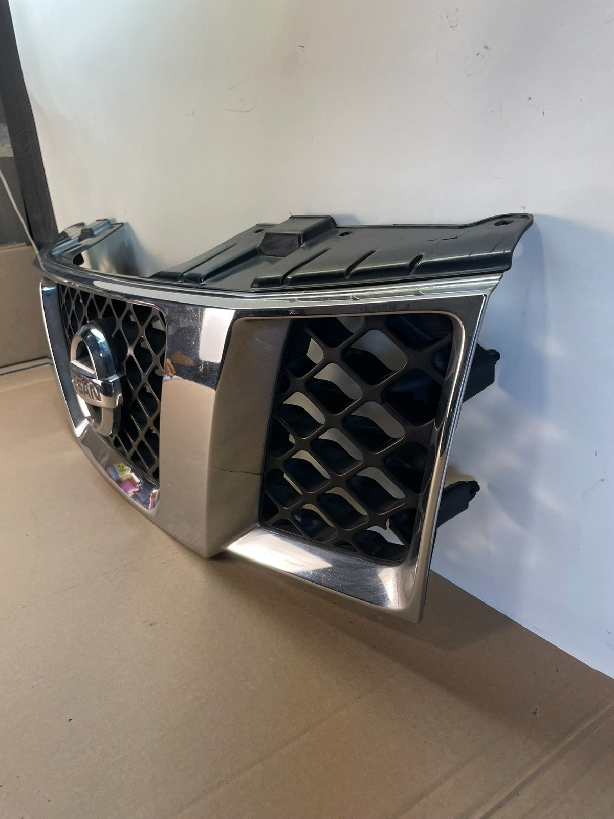 2005 2006 2007 Nissan Pathfinder Chrome Front Upper Grill Grille AI0628 DG1