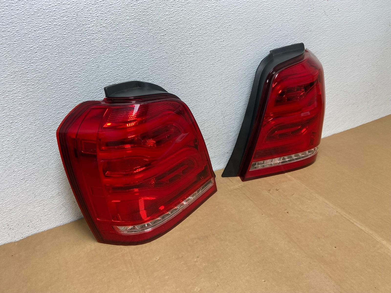 2001-2007 Toyota Highlander Left Driver LH Side LED Tail Lights AC8385 DG2
