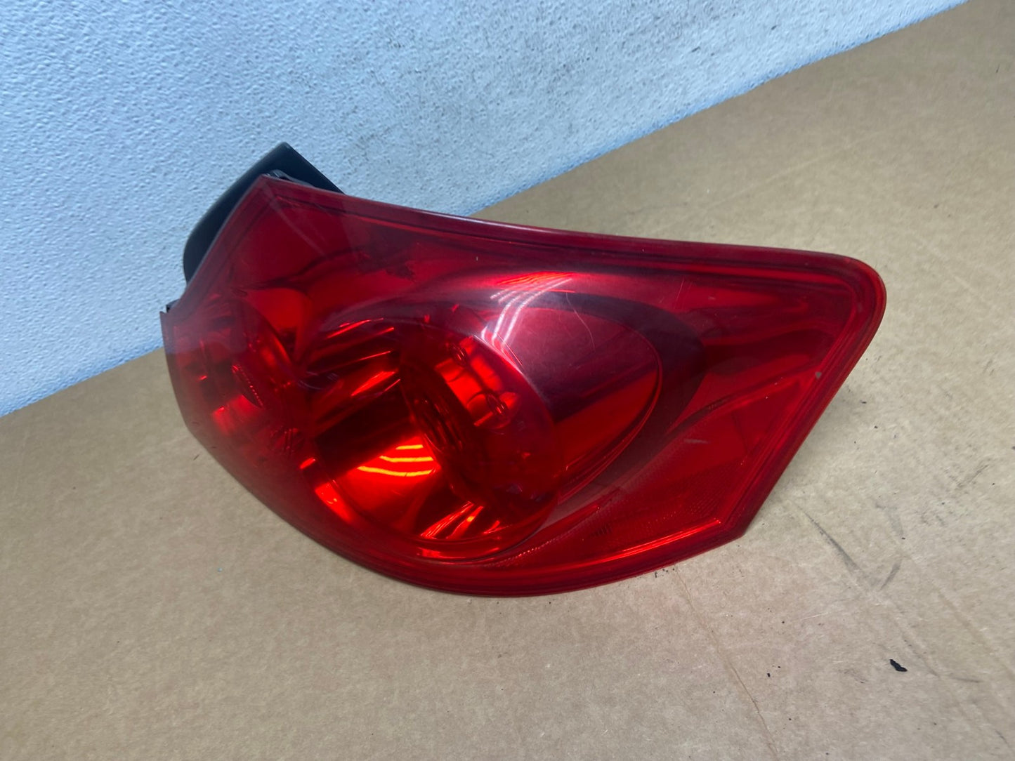 2005 to 2006 Infiniti G35 Right Passenger RH Side Tail Light AD5360 LK1