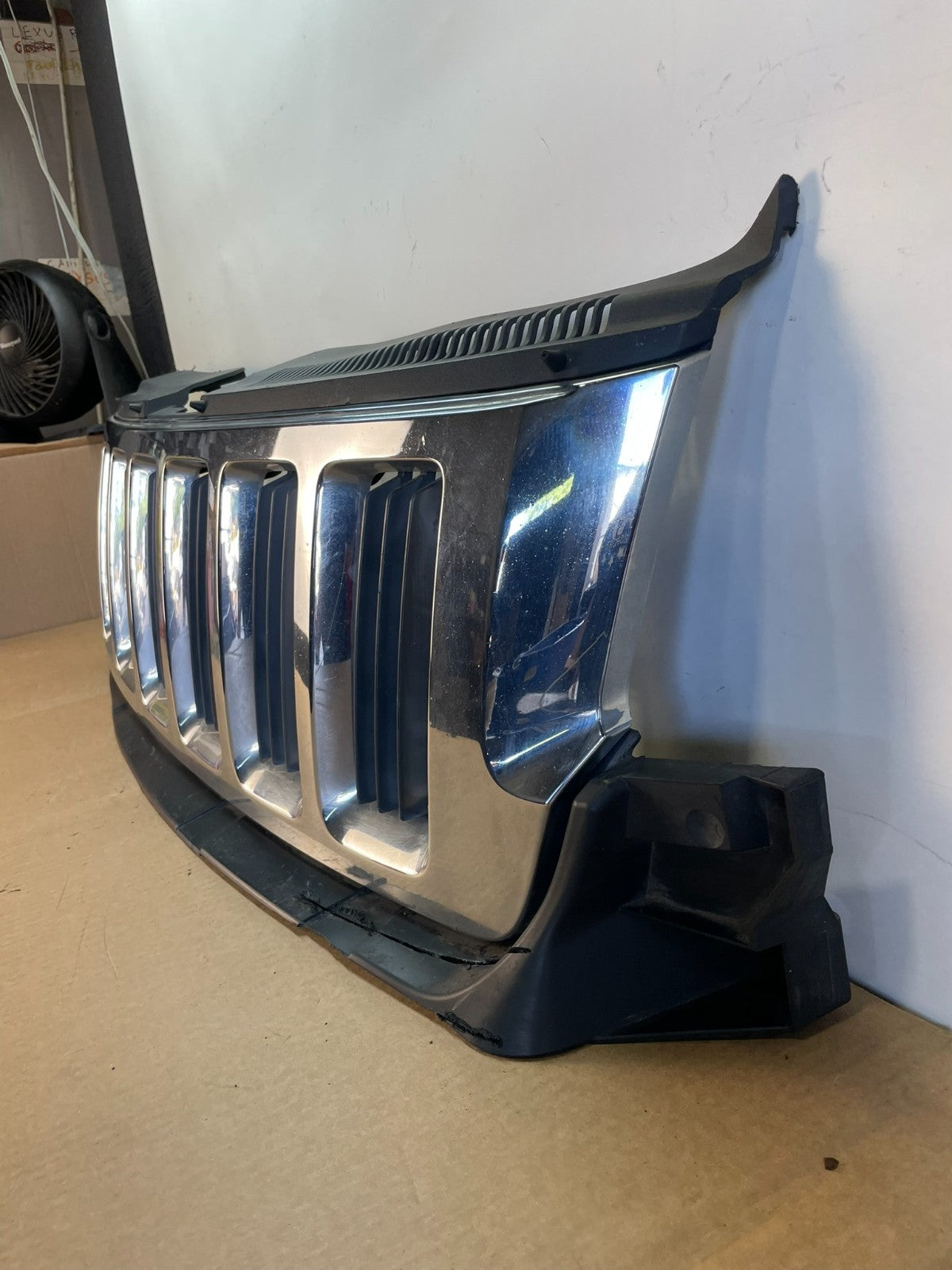 2011 to 2013 Jeep Grand Cherokee Front Upper Grill Grille AG3110 DG1