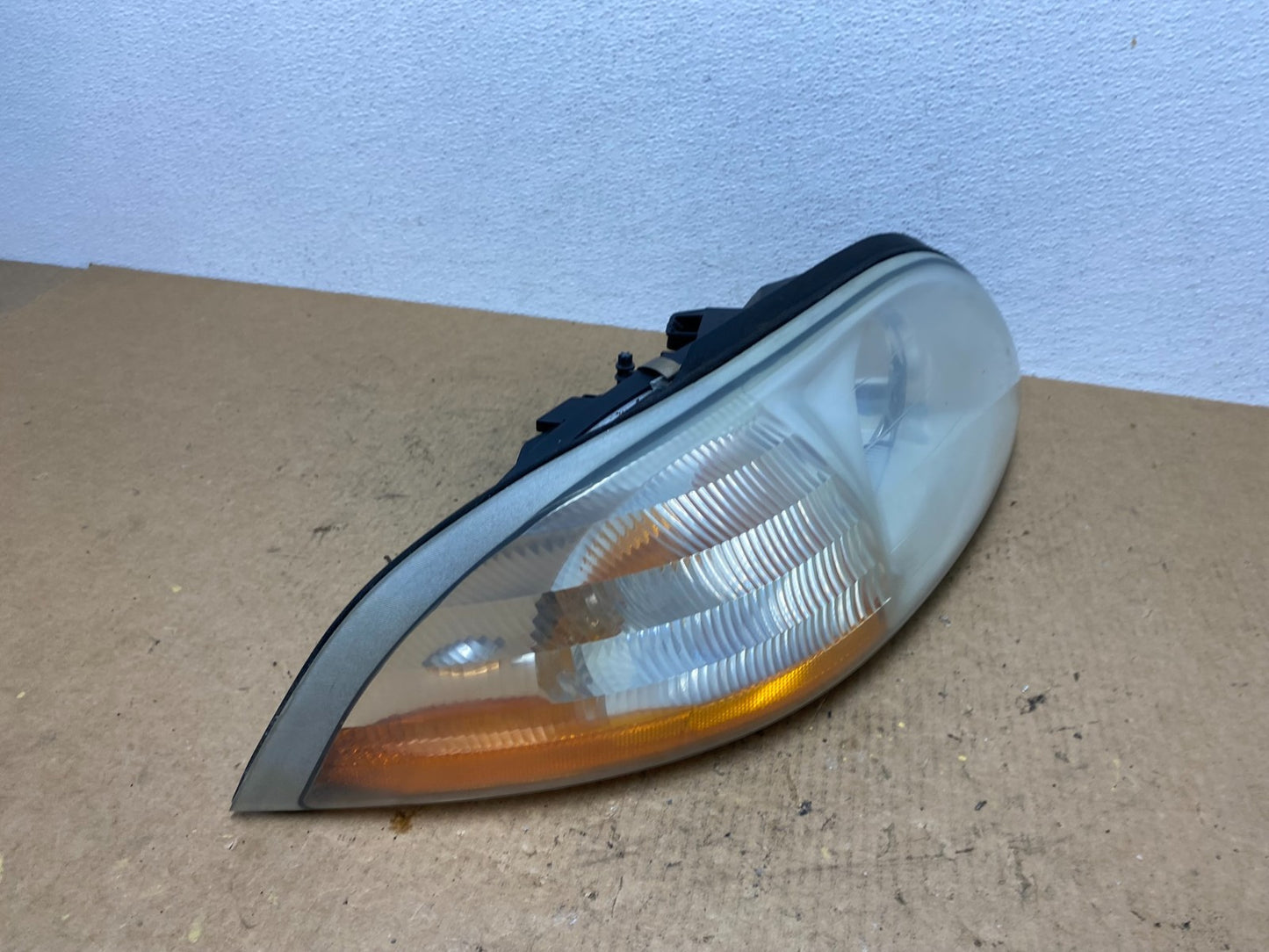 1999 to 2003 Ford Windstar Right Passenger RH Halogen Headlight OEM AC3637 DW2