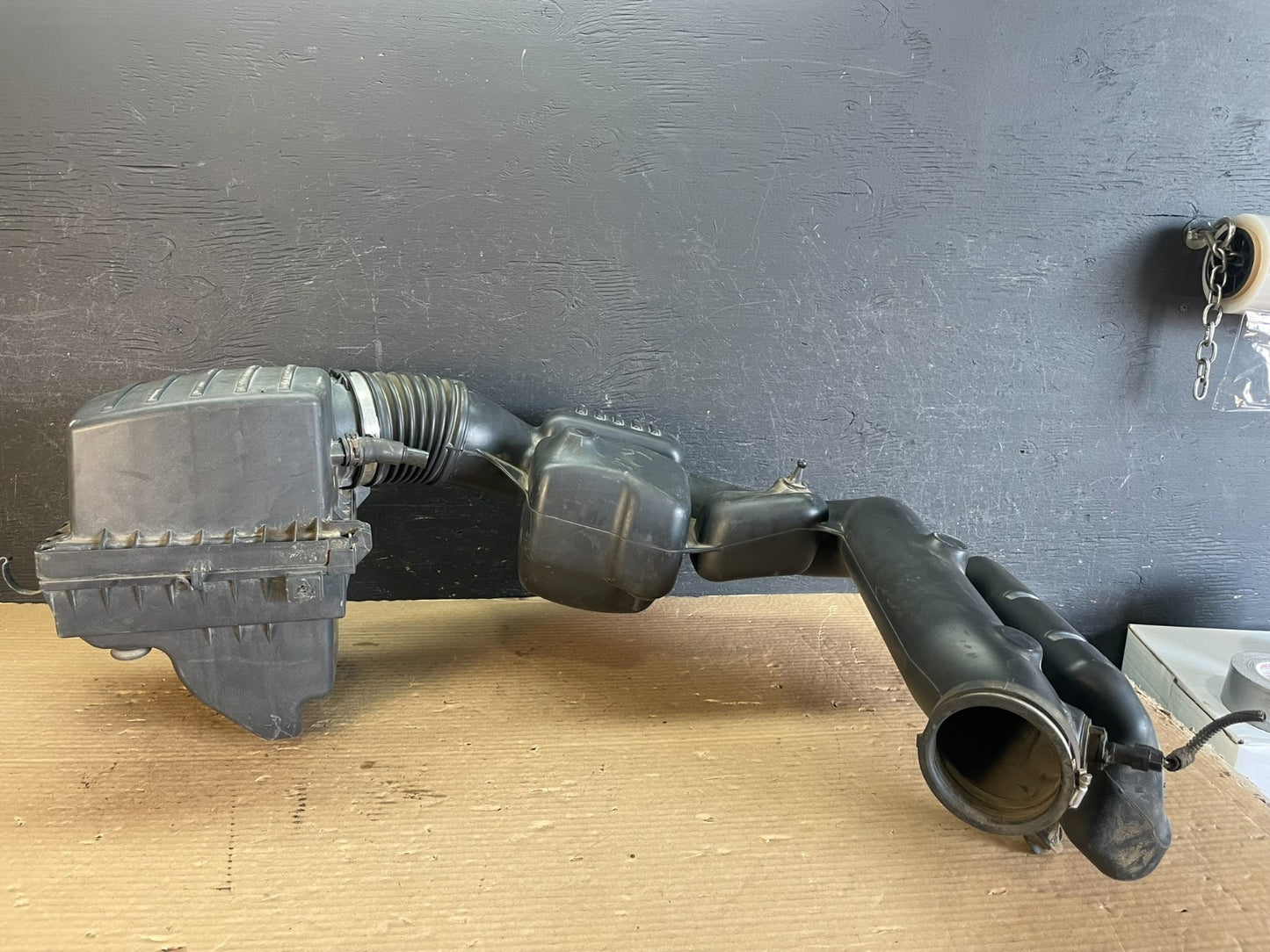 2011 - 2013 Dodge Durango 3.6L Resonator Air Intake Tube AF3514 DW3